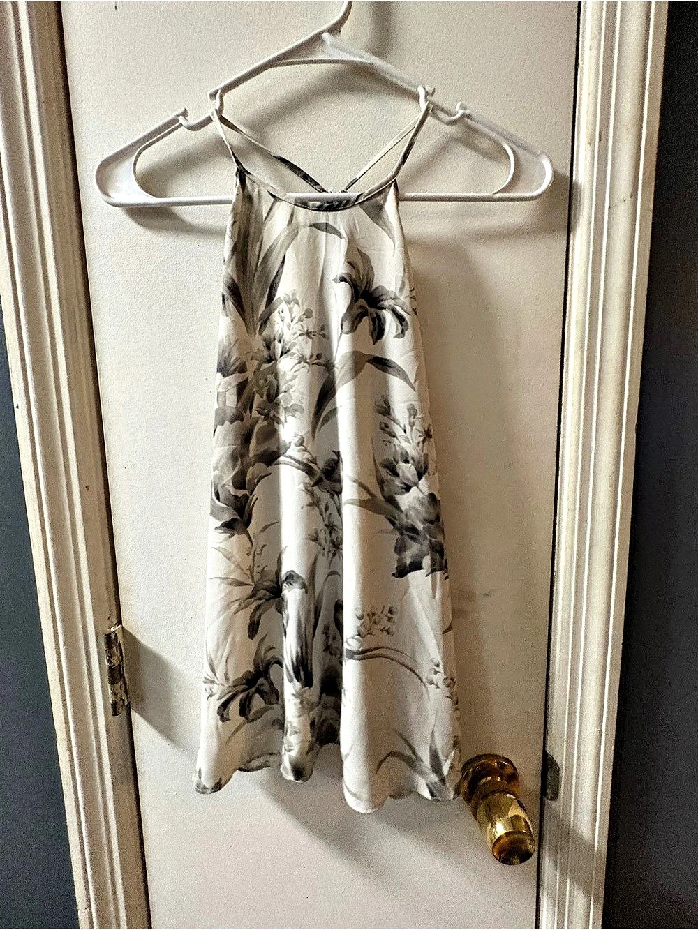 Loft Floral camisole in White & Gray Like New size s